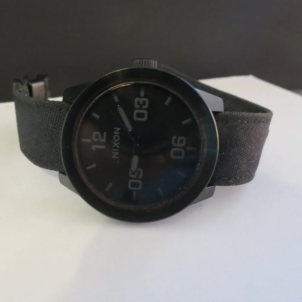 Winter Clearance!!Men's NIXON Black Matte Watch - Picture 1 of 5